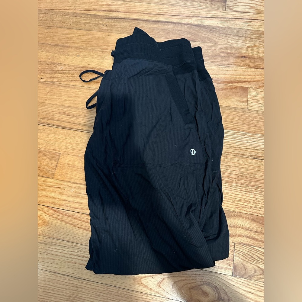Lululemon Dance Studio Pants *Short*
